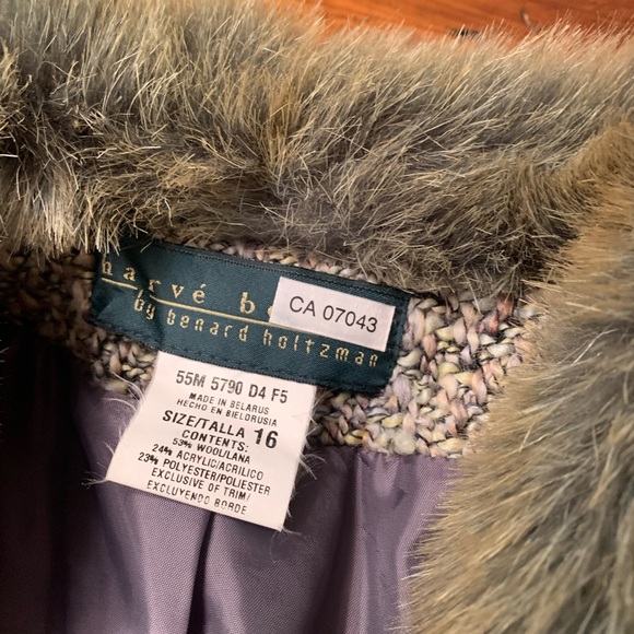 - 💕Harvé Benard vintage wool and fur women's coat 🧶🐑 - Picture 5 of 11